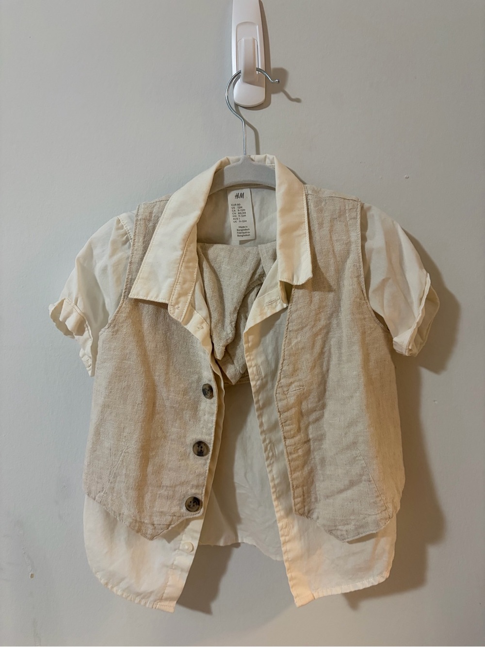 H&M Cream Button-Front Linen-Style Vest Over White Short-Sleeve Shirt